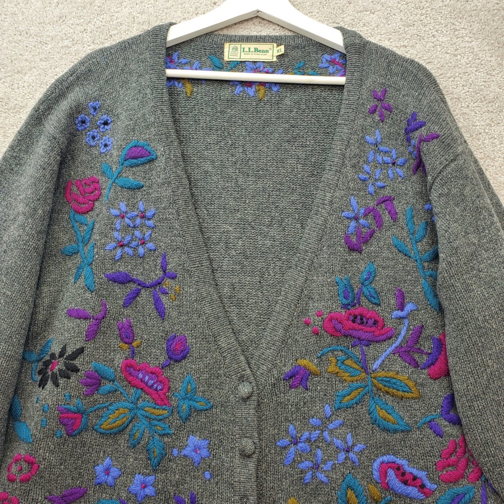 Vtg LL Bean Cardigan Women XL Gray Wool Floral Embroidered V-Neck Grandmacore - Picture 2 of 10